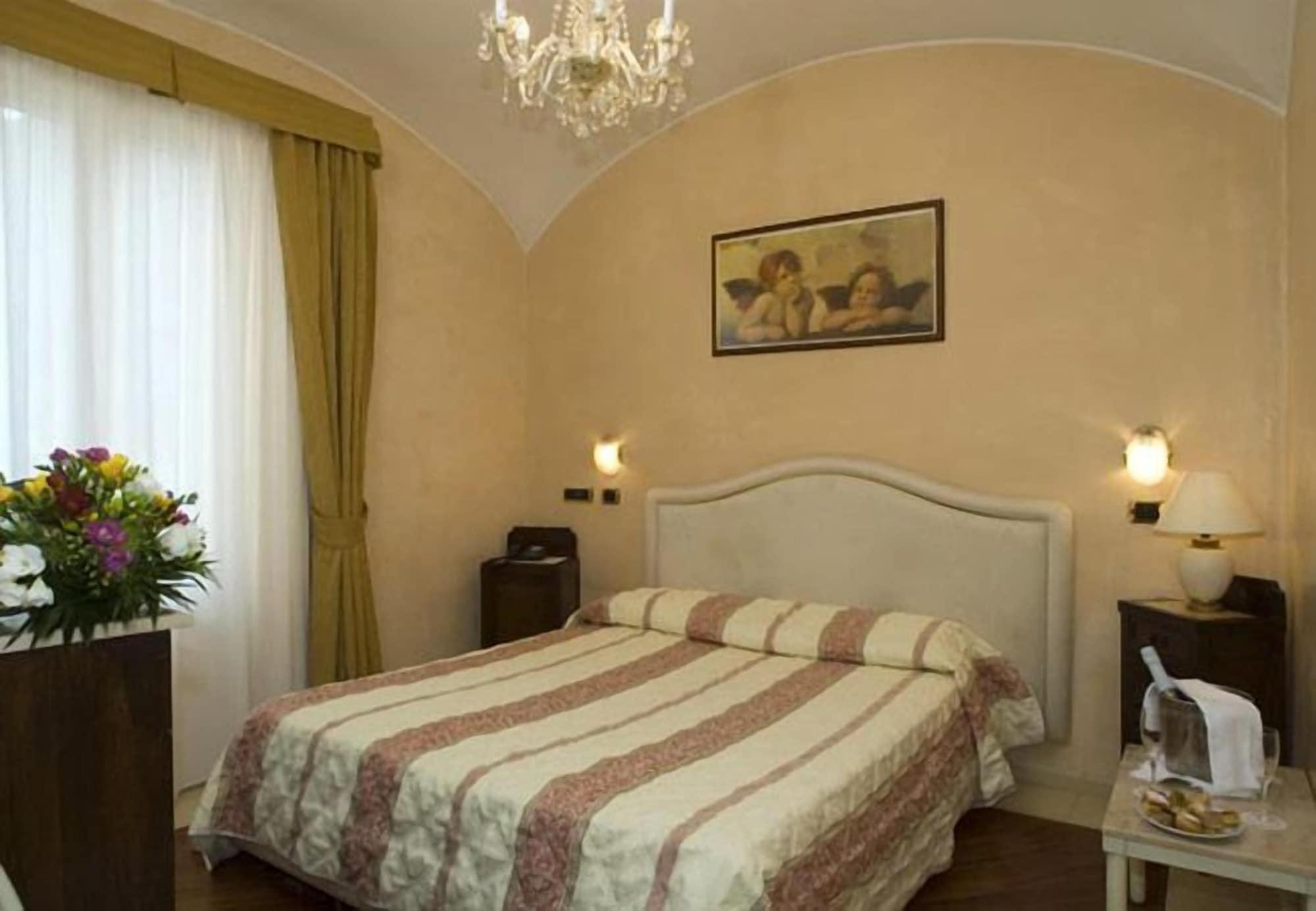 Hotel Vienna Ostenda E Ristorante Il Danubio Rimini Eksteriør billede