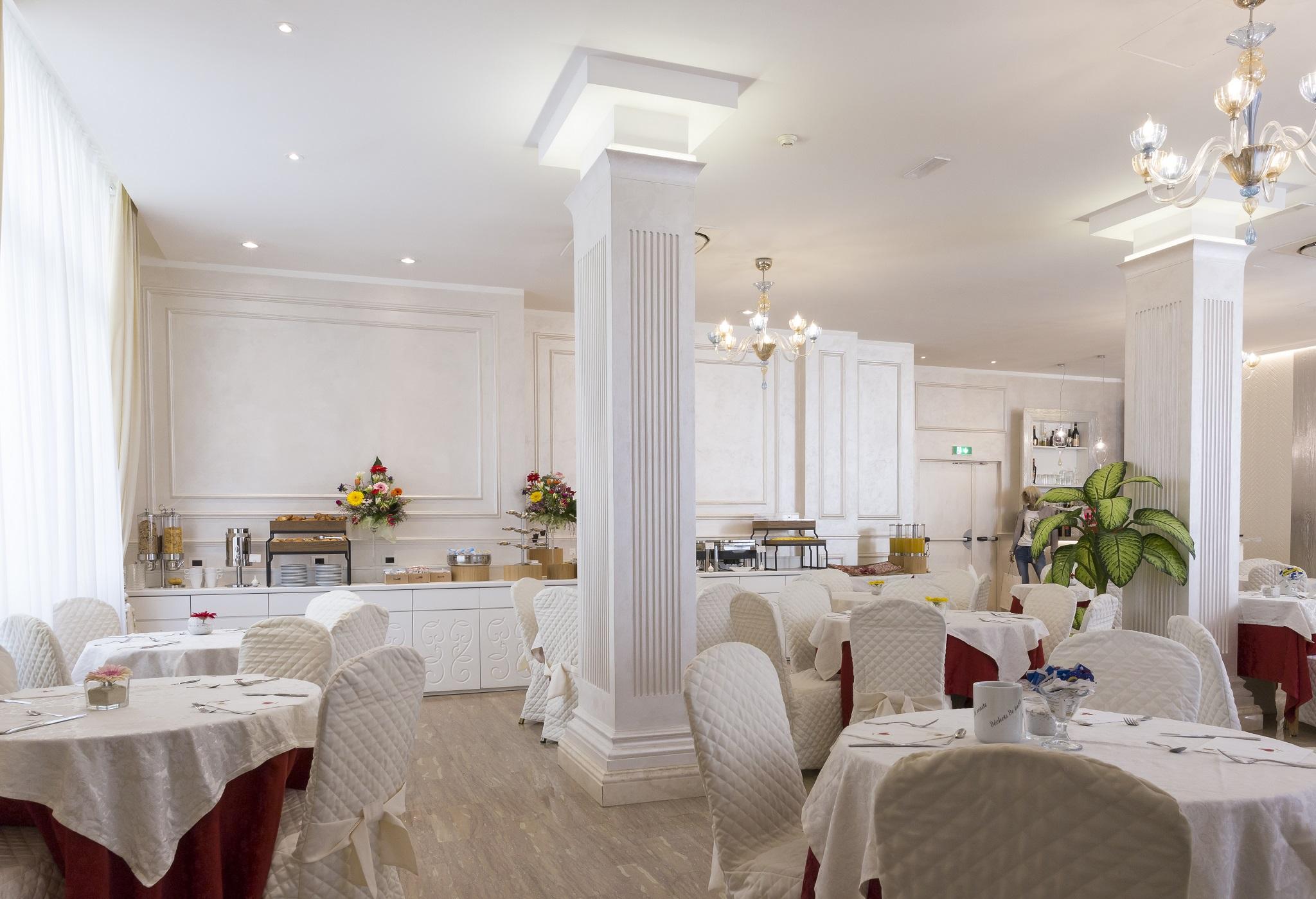 Hotel Vienna Ostenda E Ristorante Il Danubio Rimini Eksteriør billede