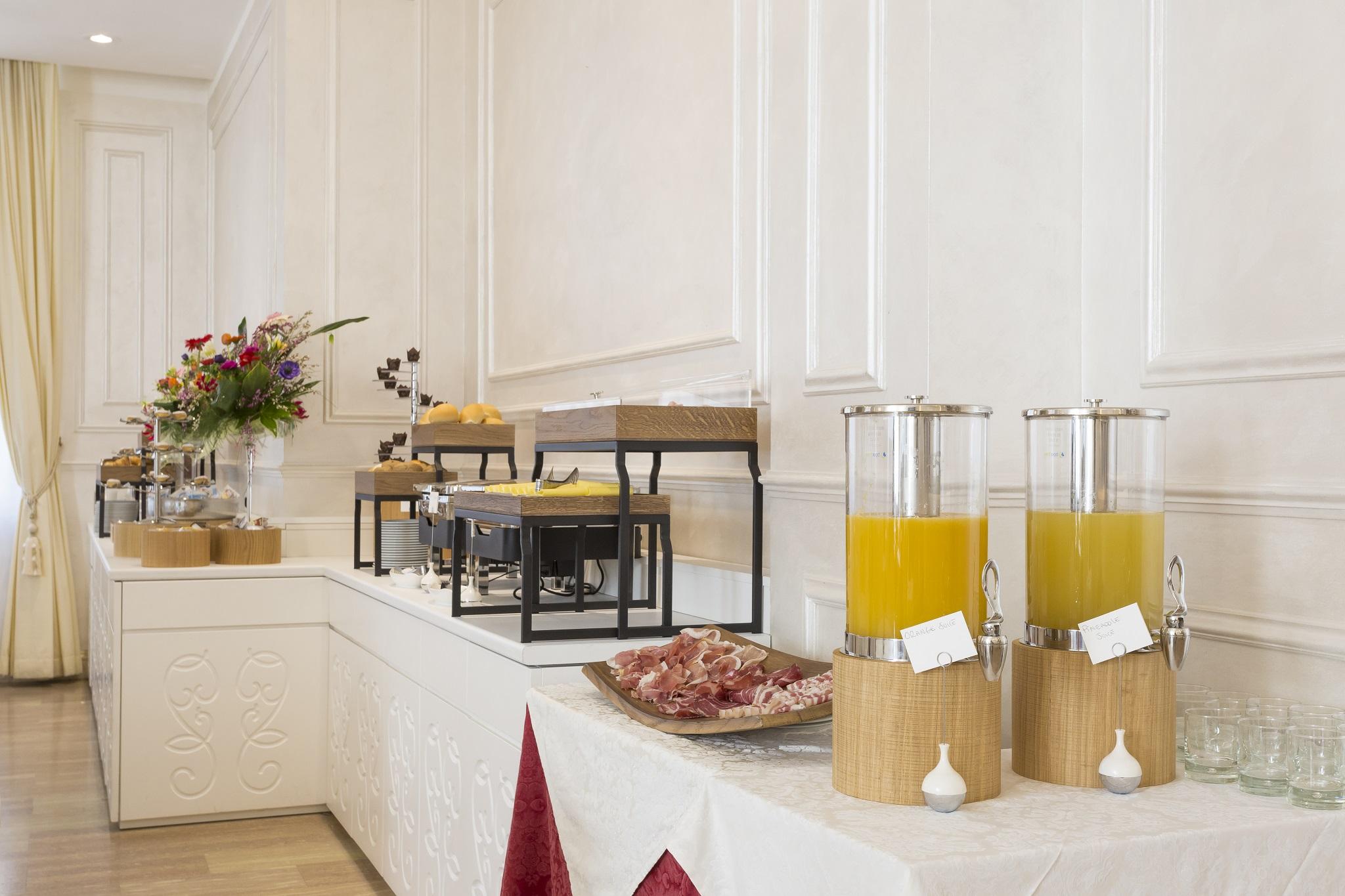 Hotel Vienna Ostenda E Ristorante Il Danubio Rimini Eksteriør billede