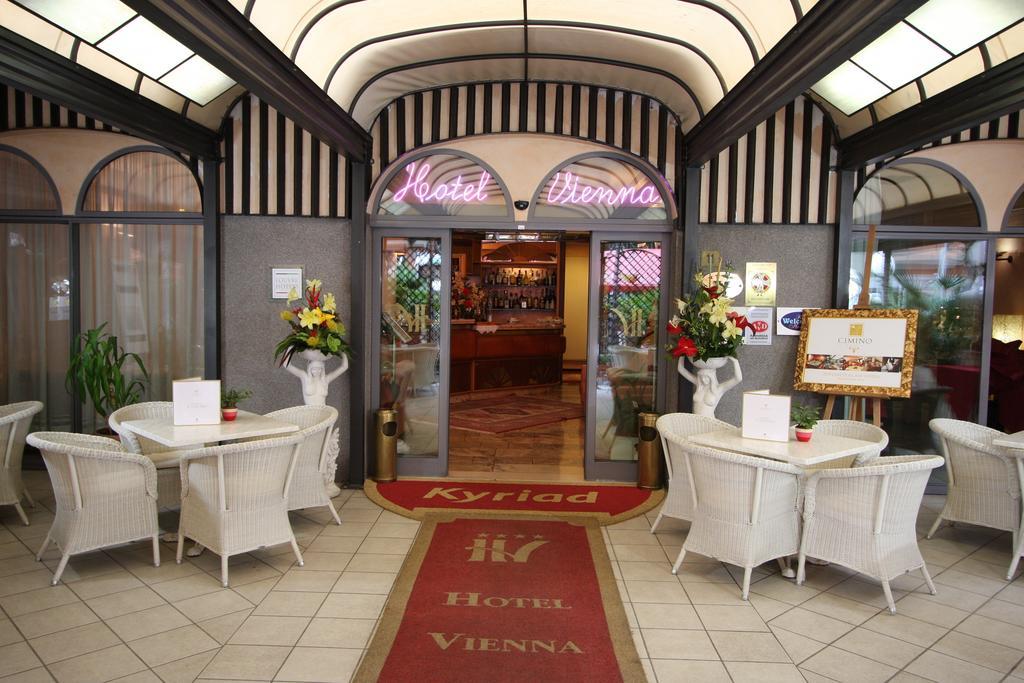 Hotel Vienna Ostenda E Ristorante Il Danubio Rimini Eksteriør billede