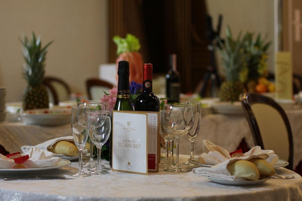 Hotel Vienna Ostenda E Ristorante Il Danubio Rimini Eksteriør billede