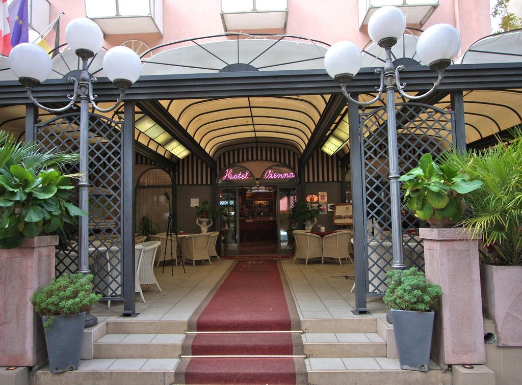 Hotel Vienna Ostenda E Ristorante Il Danubio Rimini Eksteriør billede